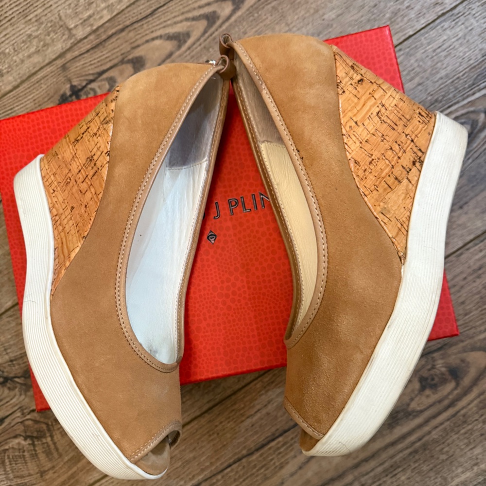 Donald J Pliner Wedges Size 7.5 Box Included
